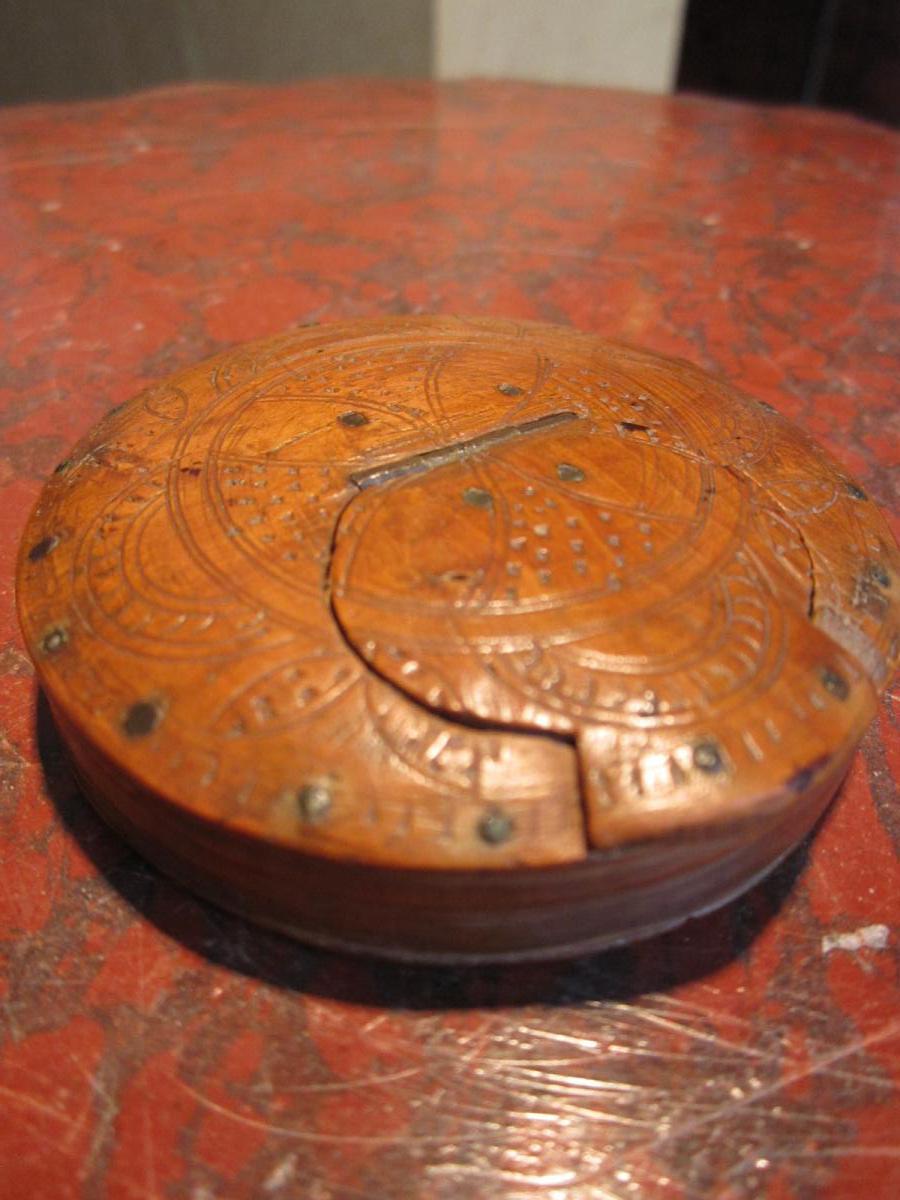 Lenticular Boxwood Snuffbox Lower Brittany-photo-2