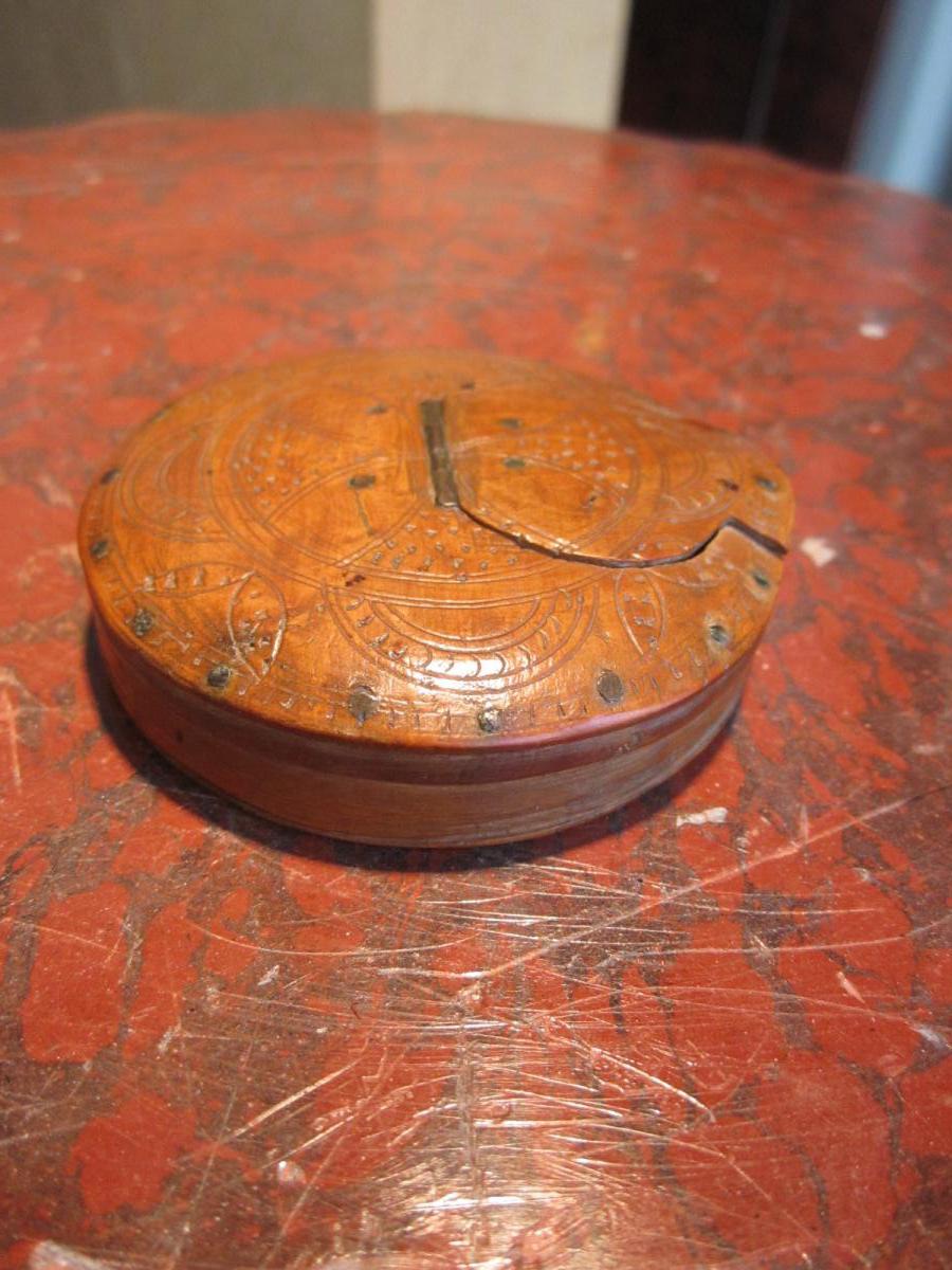 Lenticular Boxwood Snuffbox Lower Brittany-photo-3