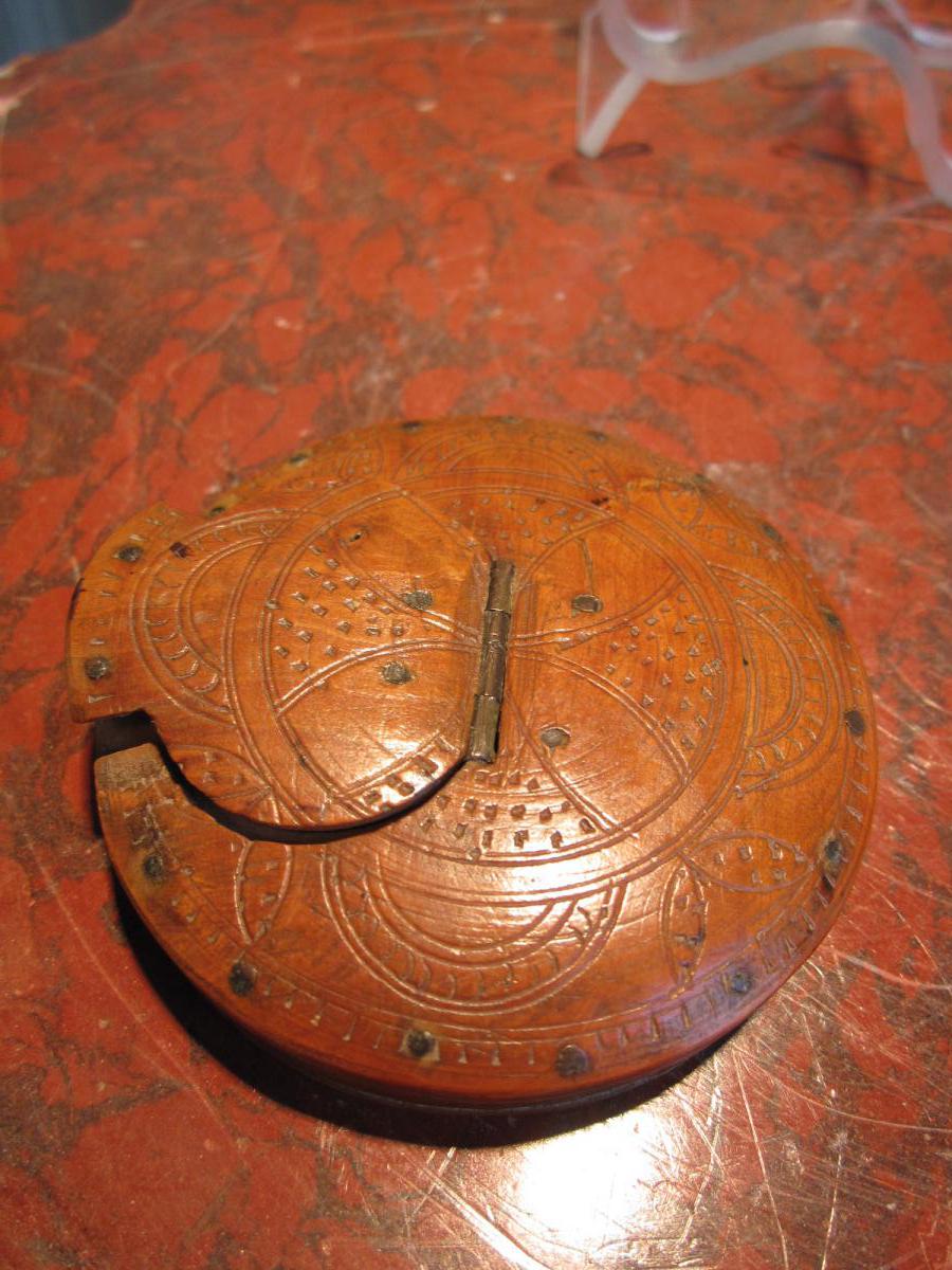 Lenticular Boxwood Snuffbox Lower Brittany-photo-7