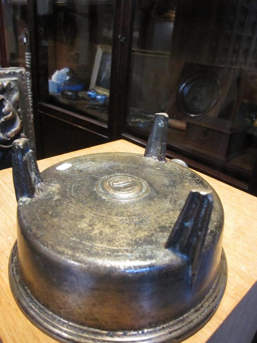 Poêlon d'Aphoticaire En Bronze à Piétement Tripode.-photo-2