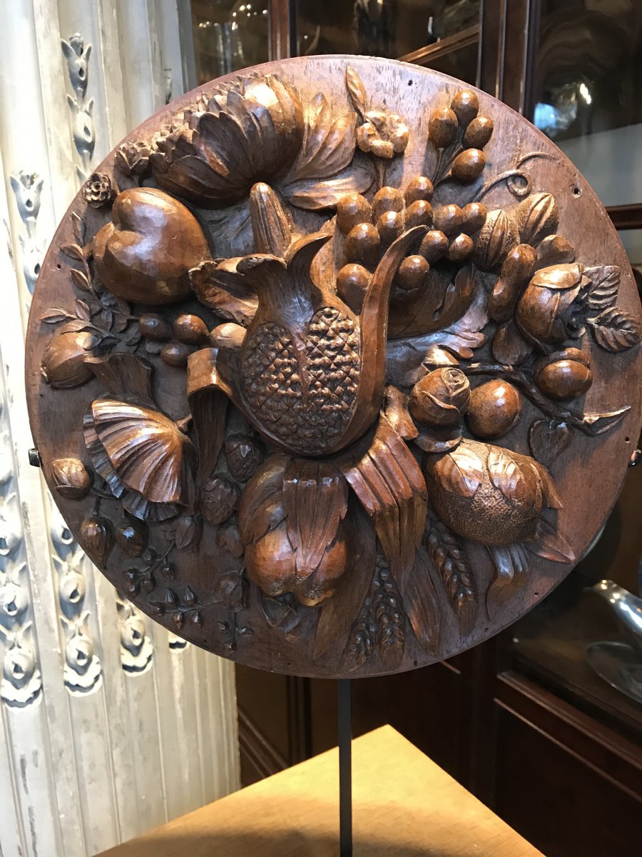 Tondo In Carved Walnut Decorated With Fruits And Flowers.-photo-2