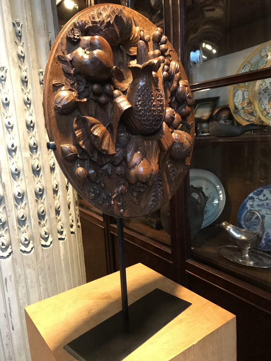 Tondo In Carved Walnut Decorated With Fruits And Flowers.-photo-3