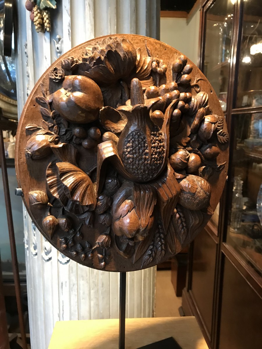 Tondo In Carved Walnut Decorated With Fruits And Flowers.-photo-4