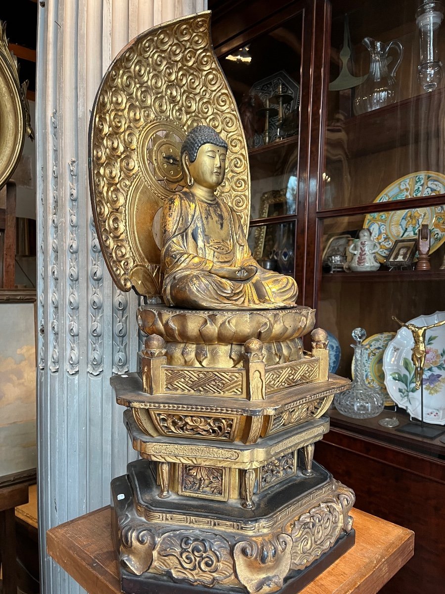 Buddha Statue In Gold Lacquer.-photo-6