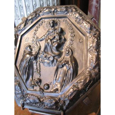 Plaque En Bronze Octogonale Representant La Vierge