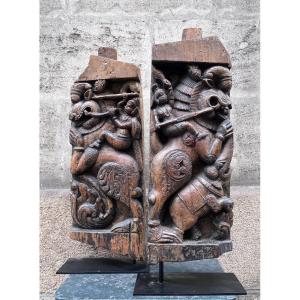 Paire d’éléments en bois sculpté . Inde 