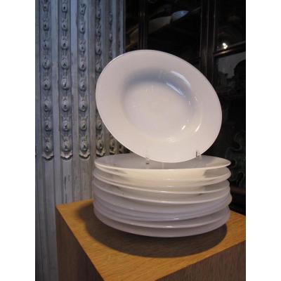 Suite De Onze Assiettes Creuse En Opaline Savonneuse Blanche .