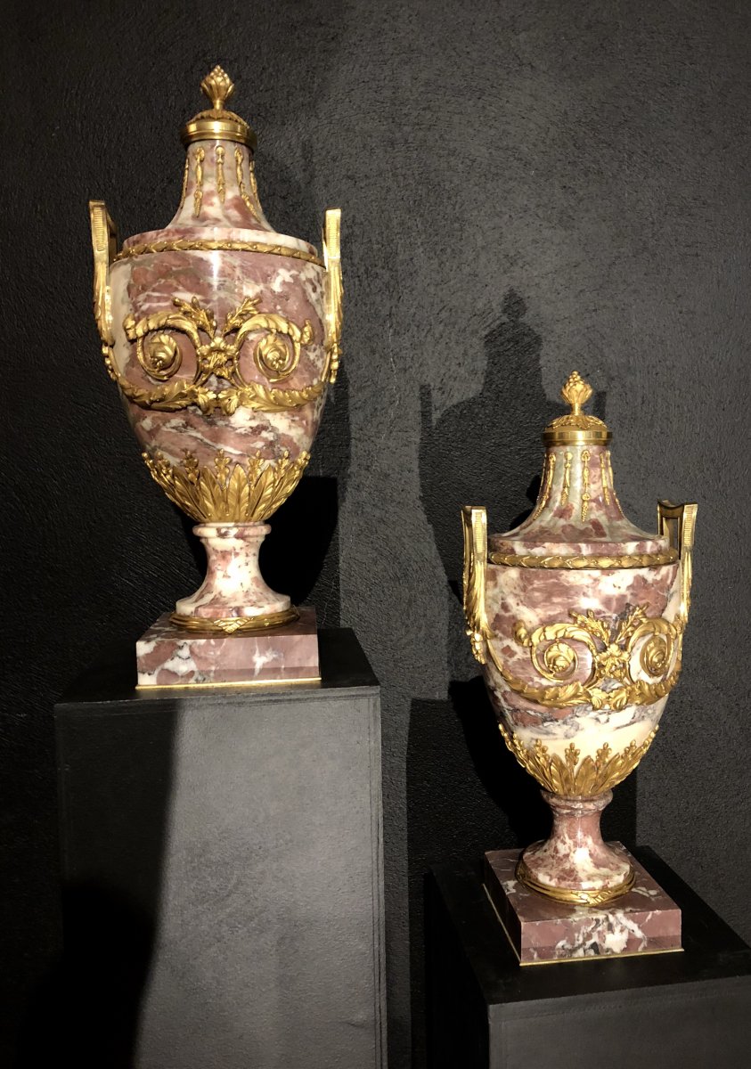 Pair Of Neoclassical Ornamental Urns