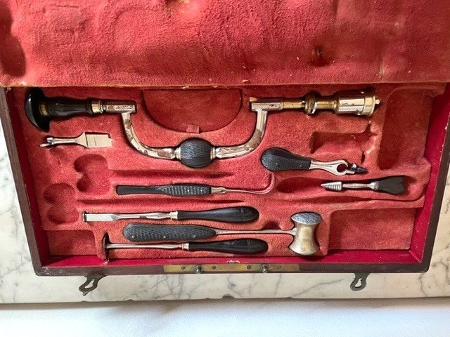 Coffret De Chirurgie Amputation Et Trepanation Charriere Paris