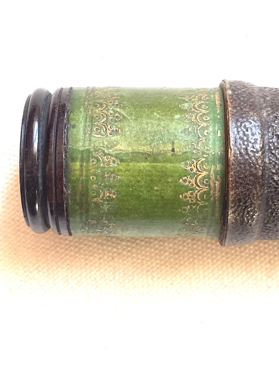 A Telescope With Two Prints On Green Vellum And Leather, Louis XIV Period-photo-3
