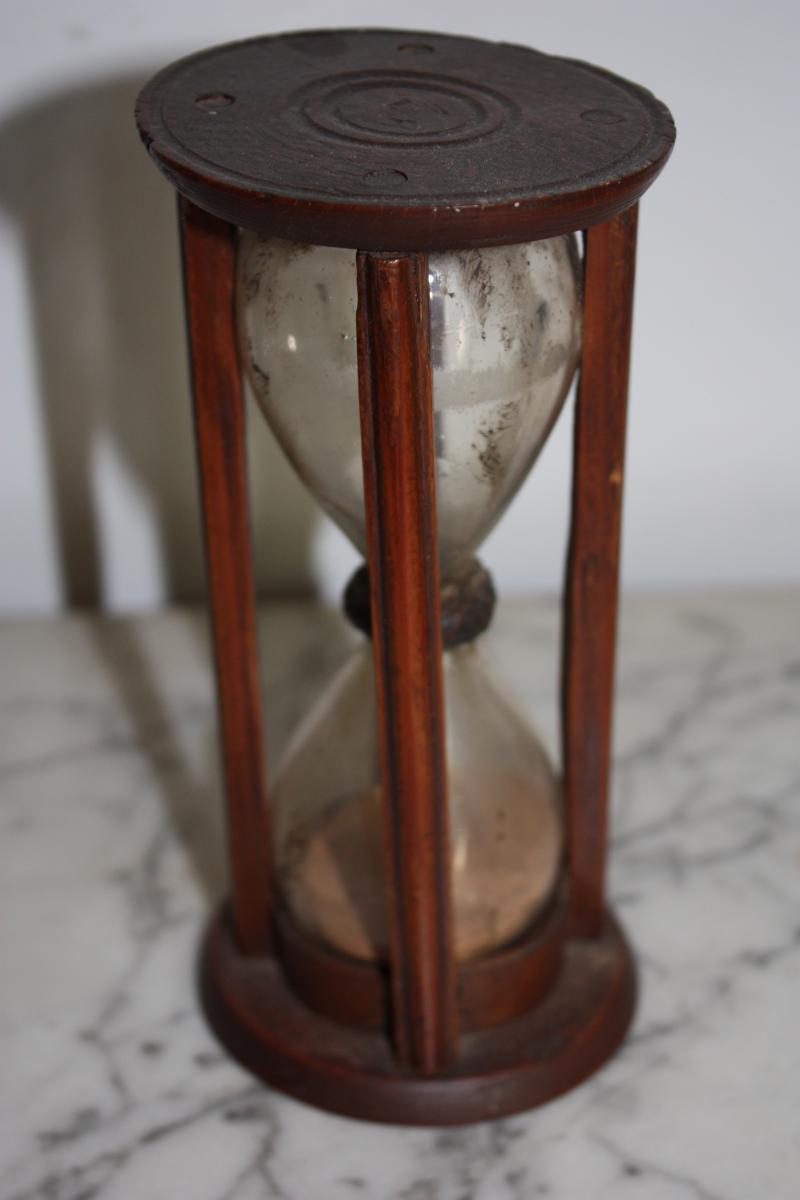 Hourglass Of Marine XVIII