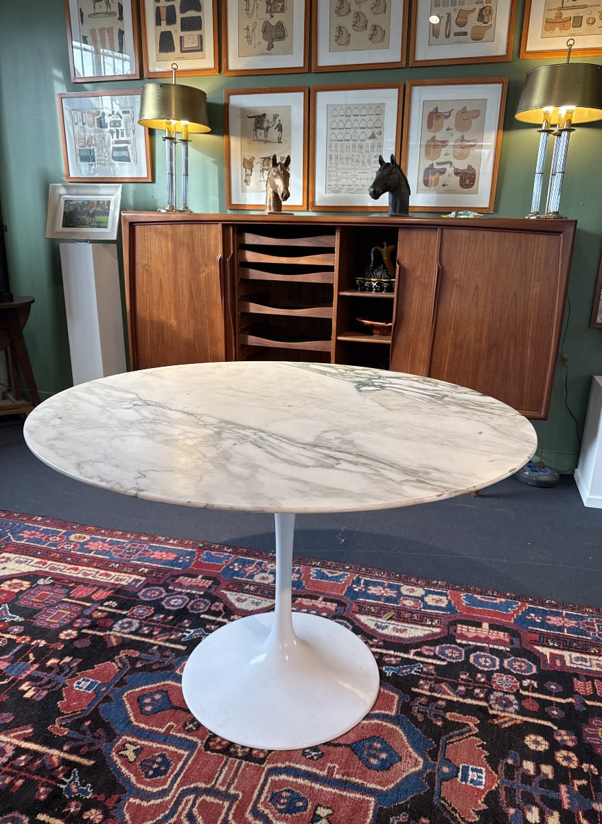Table Tulip en marbre par Eero Saarinen pour Knoll international 