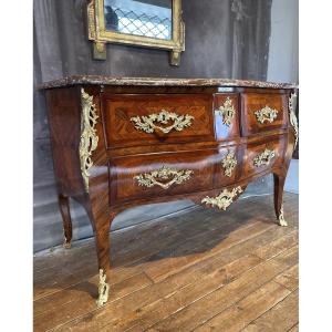 Commode d’époque Louis XV en marqueterie de bois de violette
