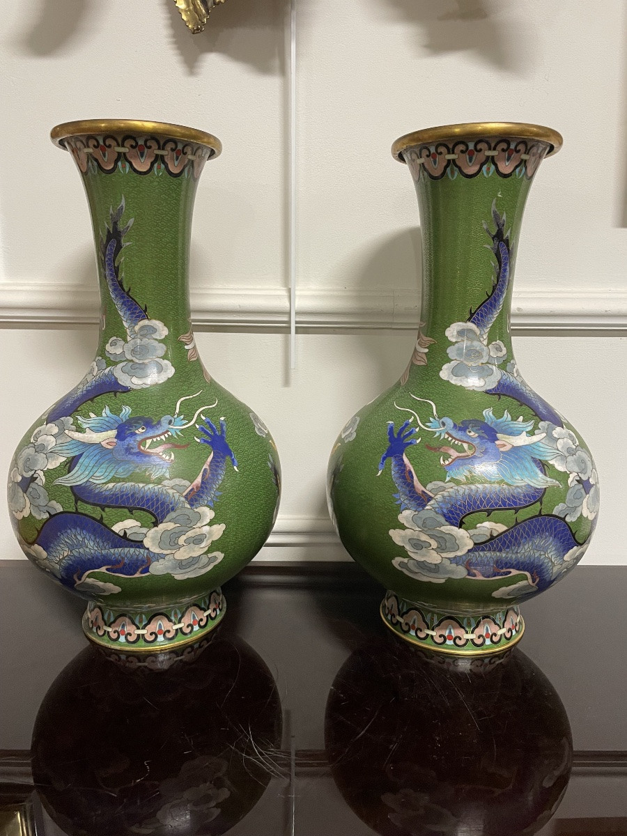 China - Pair Of Cloisonné Vases With Dragons, 20th Century Enamel-photo-1