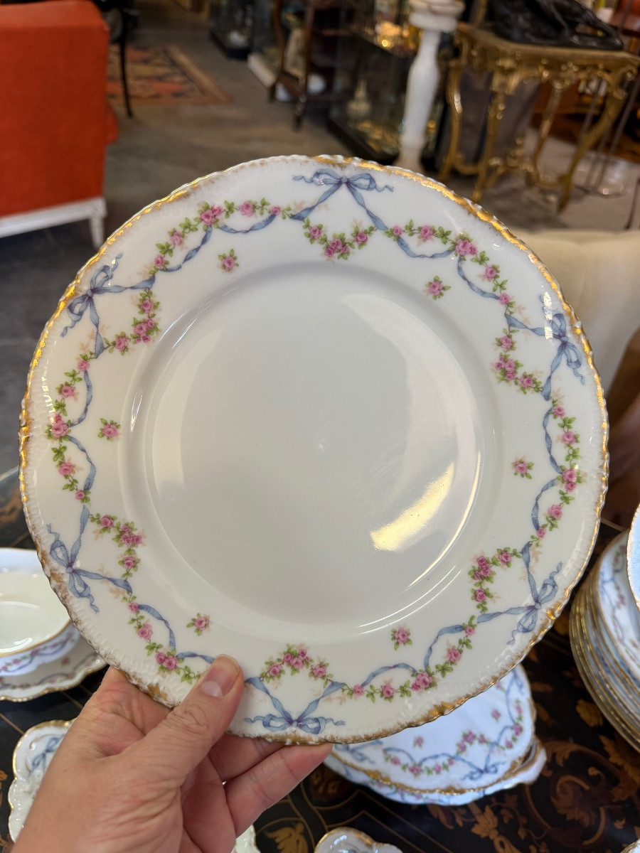 Haviland - Part Of A Porcelain Dinner Service Decorated With Garlands Of Flowers 20th C-photo-5