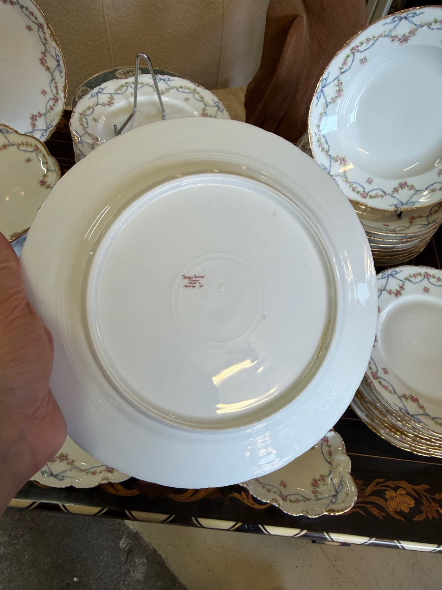 Haviland - Part Of A Porcelain Dinner Service Decorated With Garlands Of Flowers 20th C-photo-7