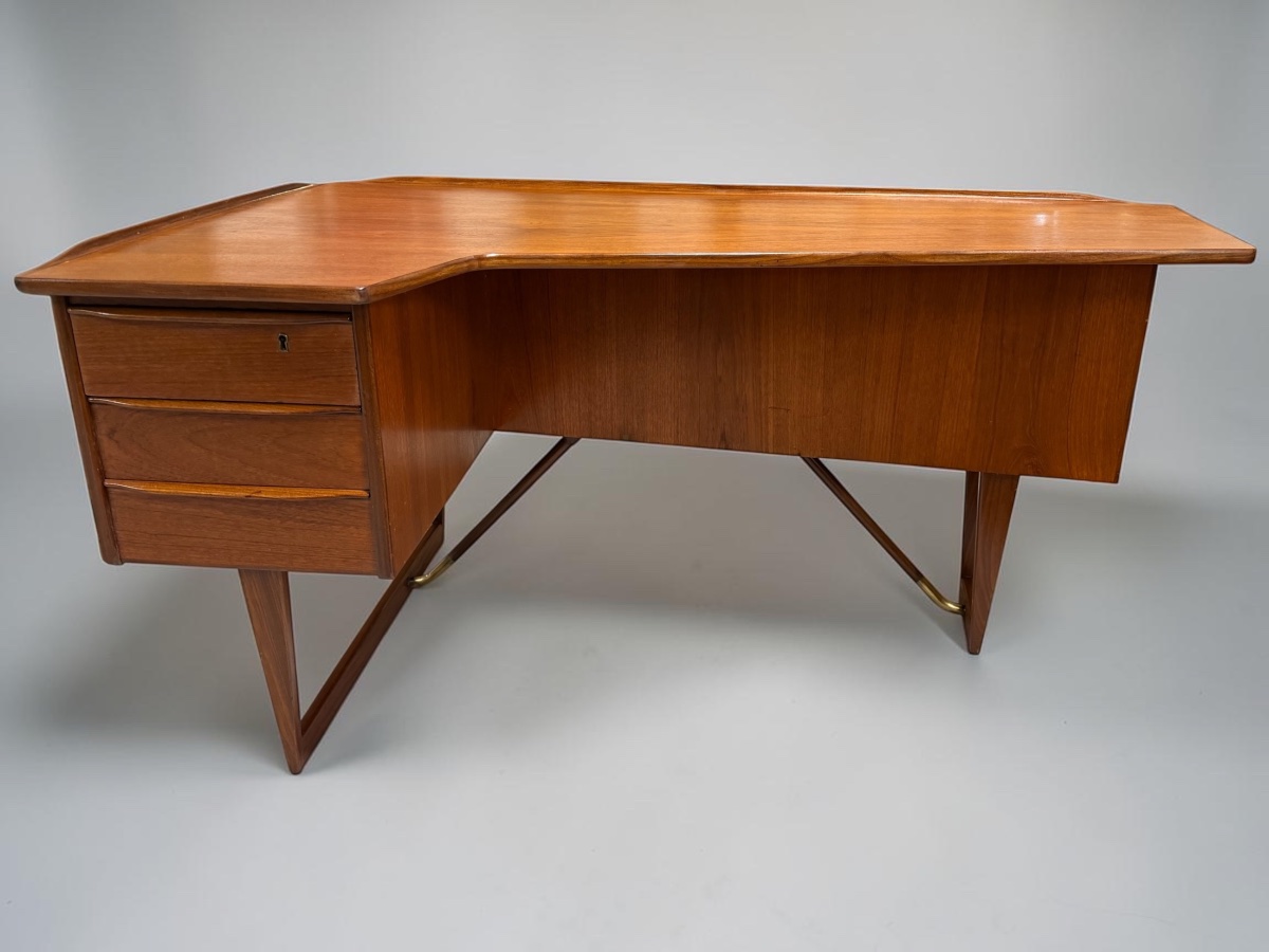 Bureau Boomerang par Peter Lovig Nielsen en Teck Danemark circa 1960