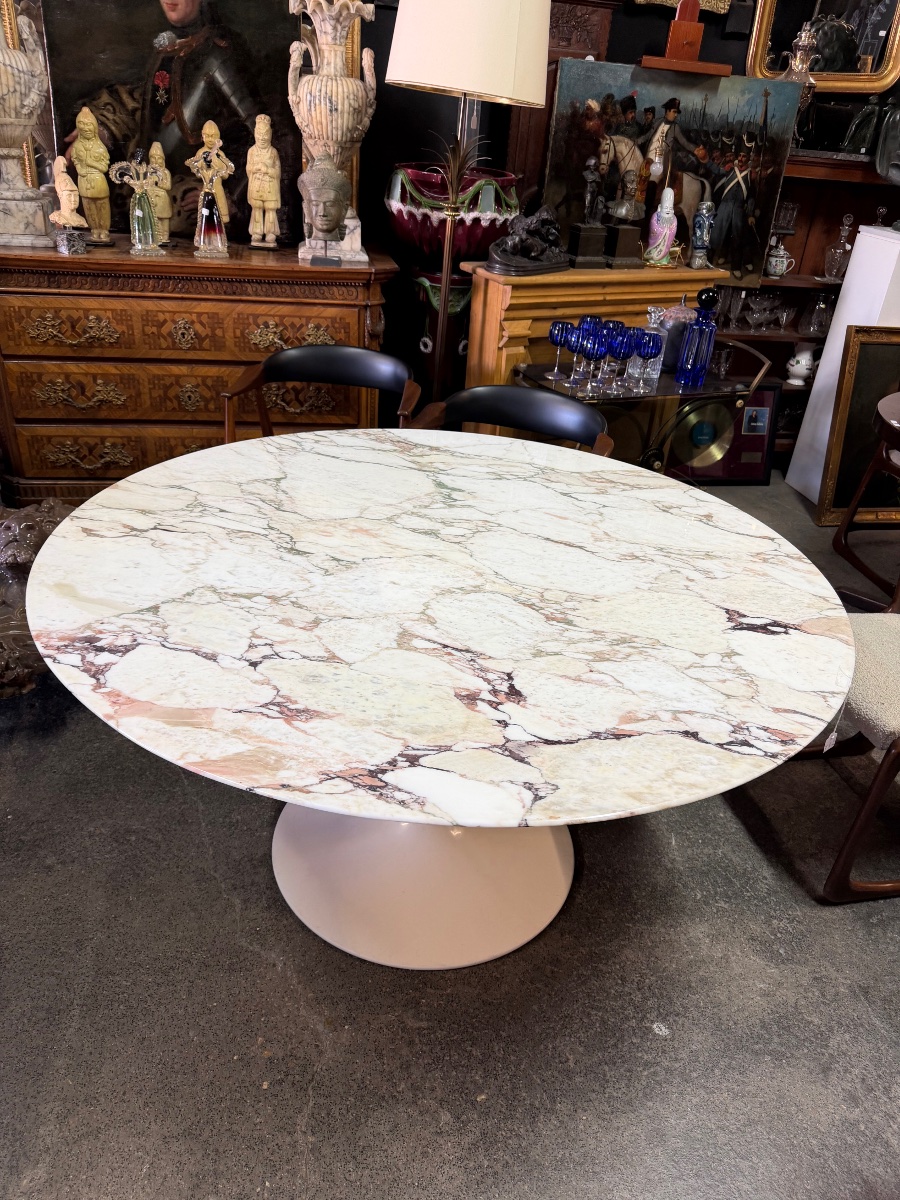 Table Knoll Eero Saarinen Modèle Tulipe En Marbre 137 Cm-photo-3
