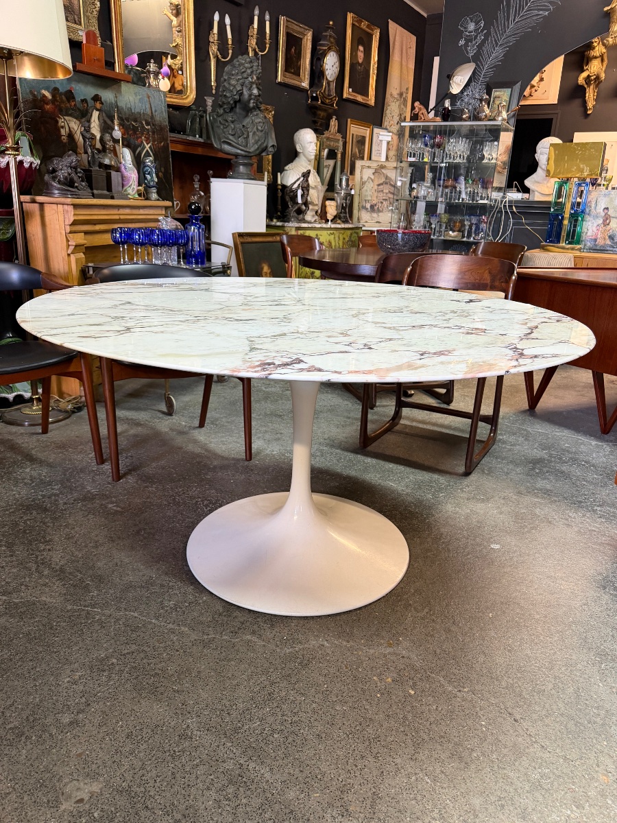 Table Knoll Eero Saarinen Modèle Tulipe En Marbre 137 Cm-photo-4