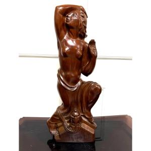 Direct-cut Mahogany Woman From The Art Deco Period