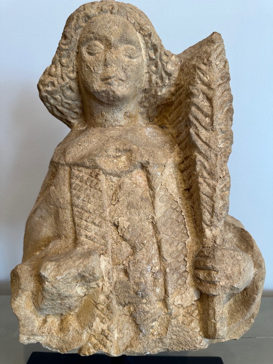 Fragment de statue "Saint personnage" en pierre calcaire de Bourgogne Haute Epoque-photo-2
