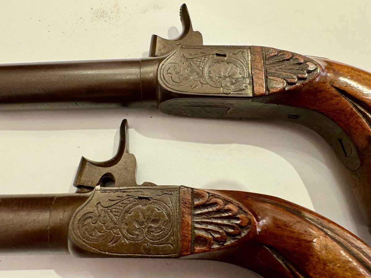 Paire De Pistolets à Coffre, Crosse Renaissance En Noyer Epoque XIXème-photo-4