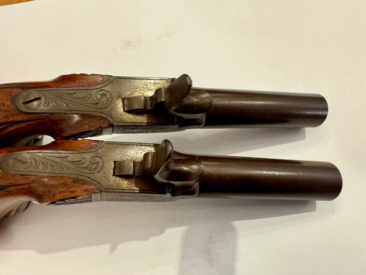 Paire De Pistolets à Coffre, Crosse Renaissance En Noyer Epoque XIXème-photo-7