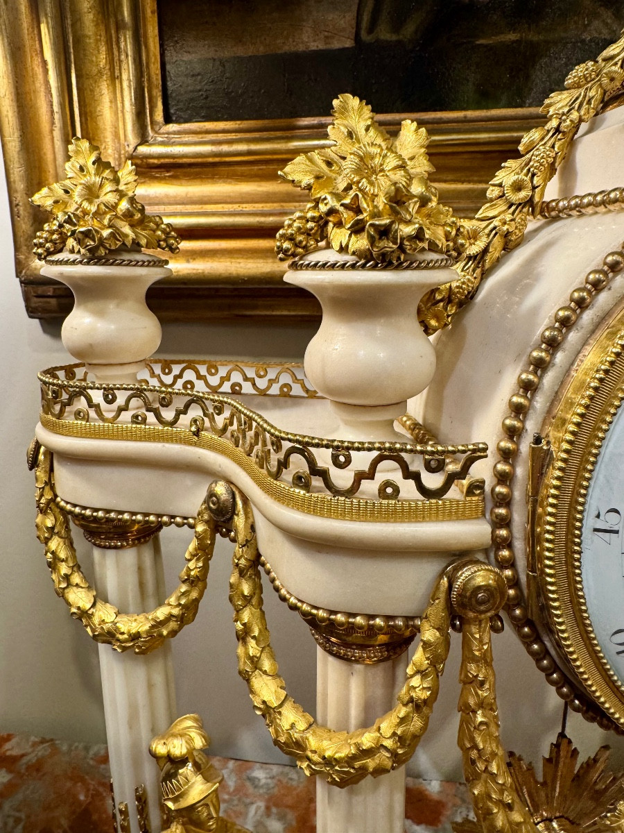 Pendule-Régulateur Epoque Louis XVI "Allégorie de La Guerre et la Paix" signé Lechopié-photo-4