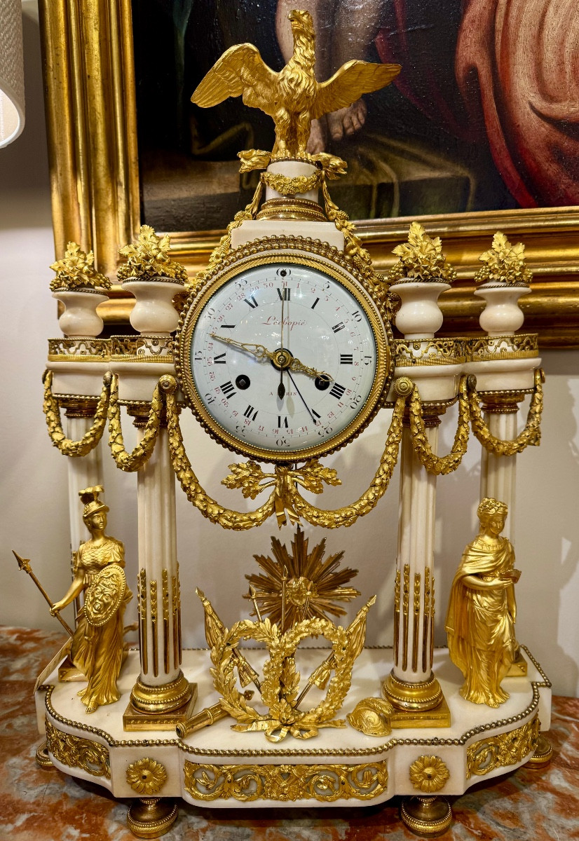 Pendule-Régulateur Epoque Louis XVI "Allégorie de La Guerre et la Paix" signé Lechopié