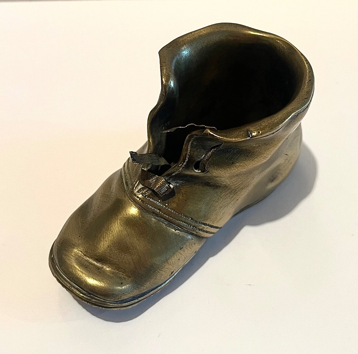 Pyrogenic Bronze Child With Boot And Pyrogenic Bronze Shoe-photo-1