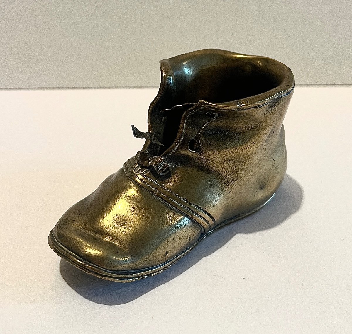 Pyrogenic Bronze Child With Boot And Pyrogenic Bronze Shoe-photo-2