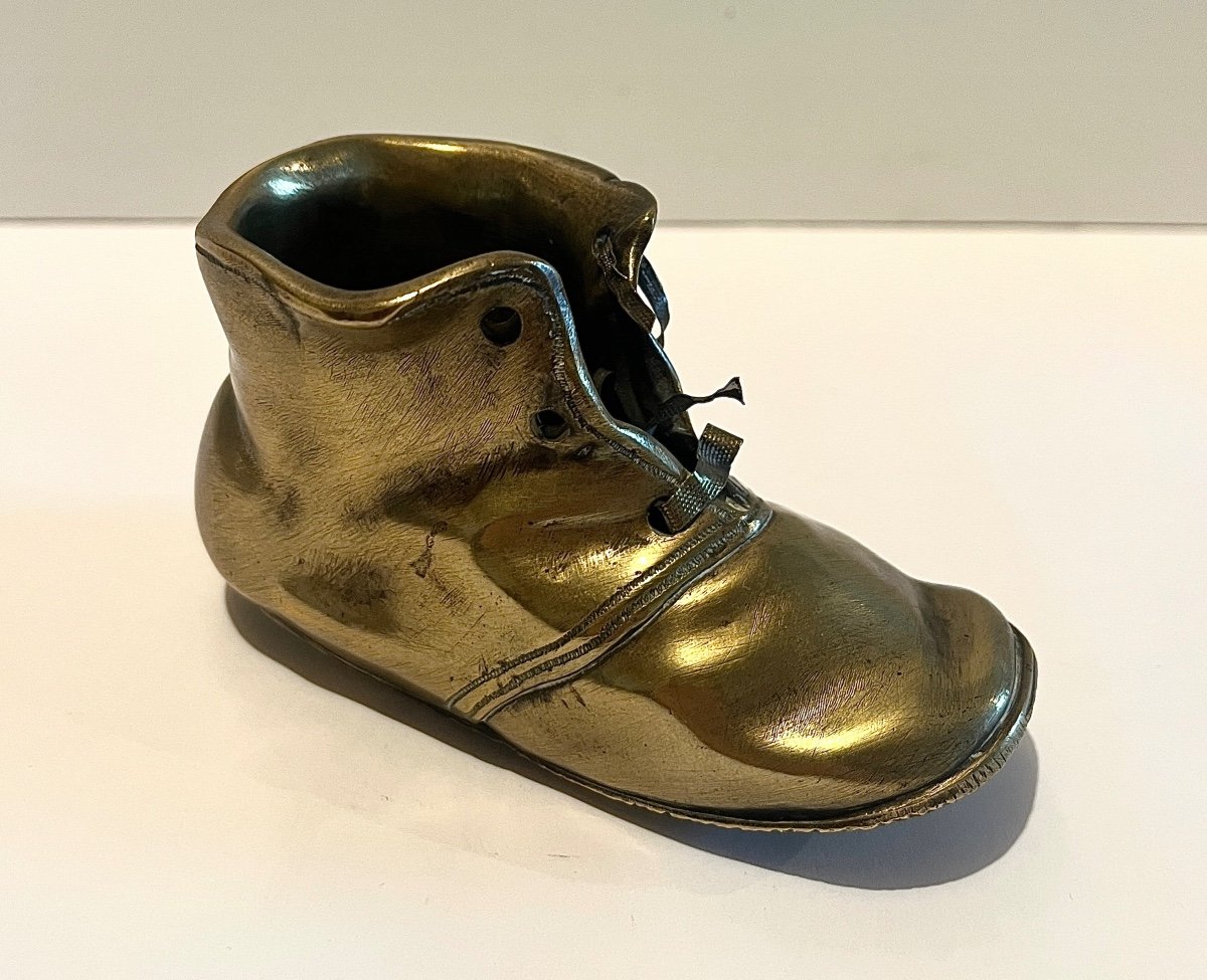 Pyrogenic Bronze Child With Boot And Pyrogenic Bronze Shoe-photo-3