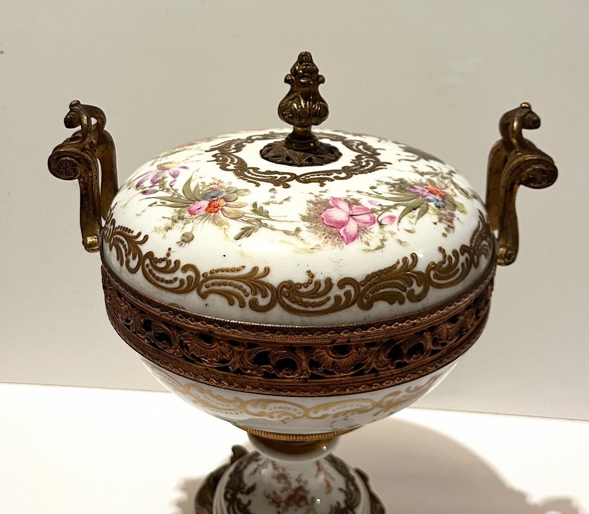 Large Covered Pot In Porcelain And Chiseled Gilt Bronze Louis XV Style, 19th Century-photo-6