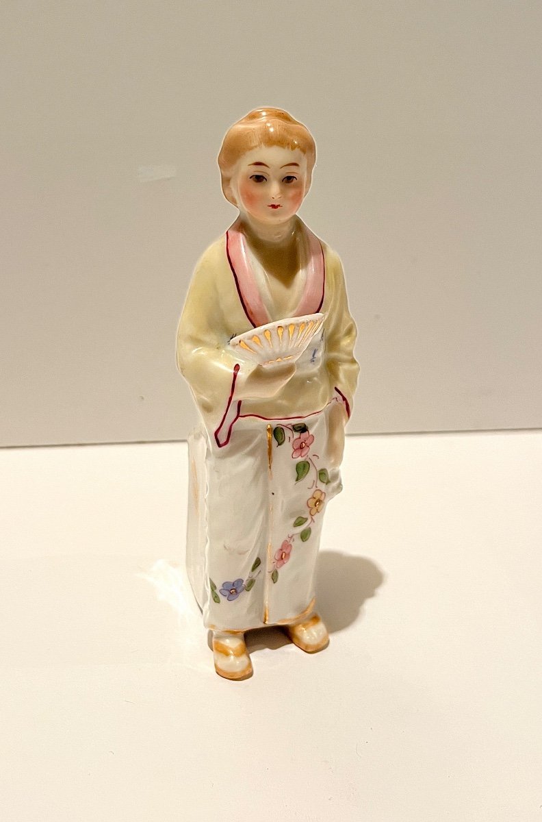 Pyrogenic Porcelain Woman In Kimono -photo-4