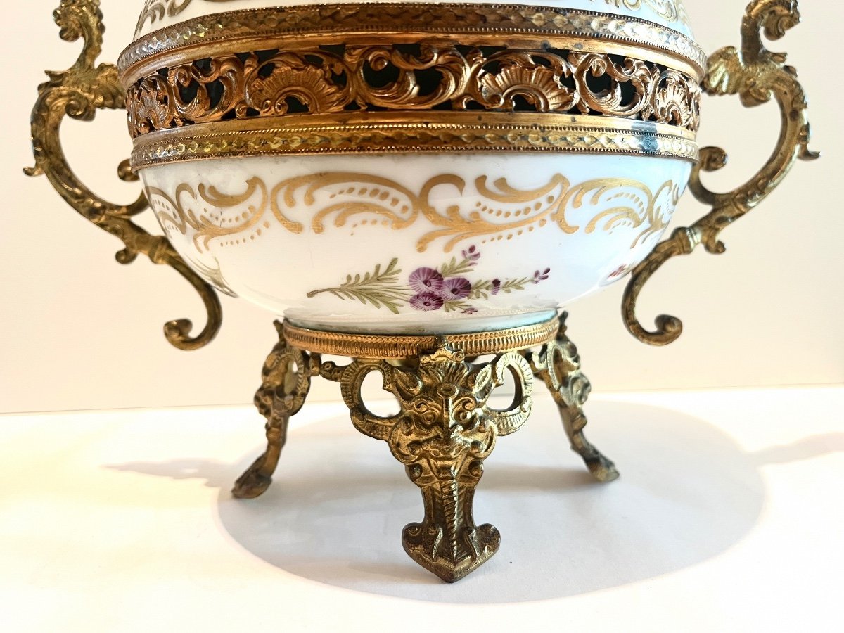 Pot Couvert En Porcelaine Et Bronze Doré Ciselé-photo-2