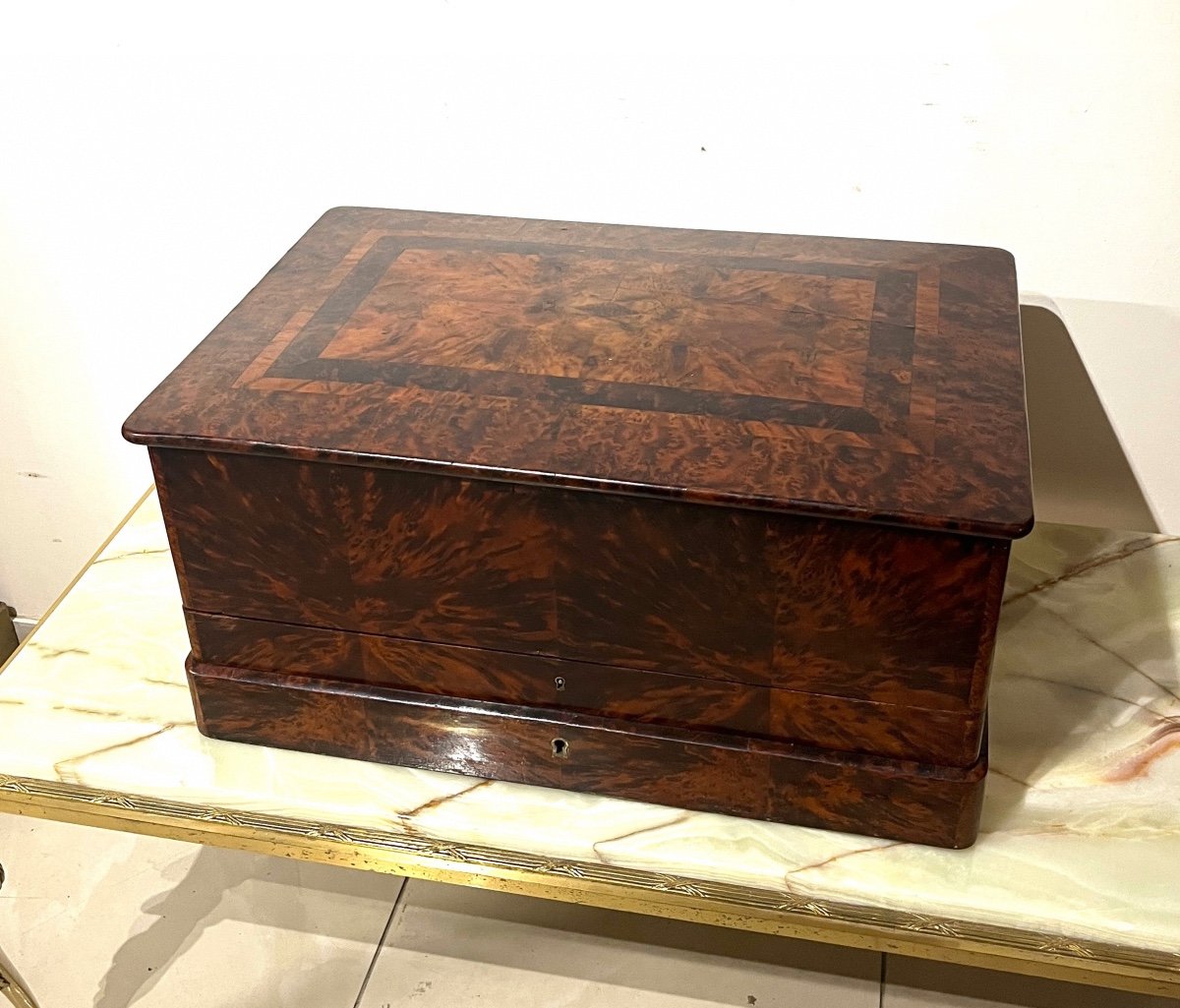 Very Large Mahogany Veneer And Burl Mahogany Box 19th Century-photo-2