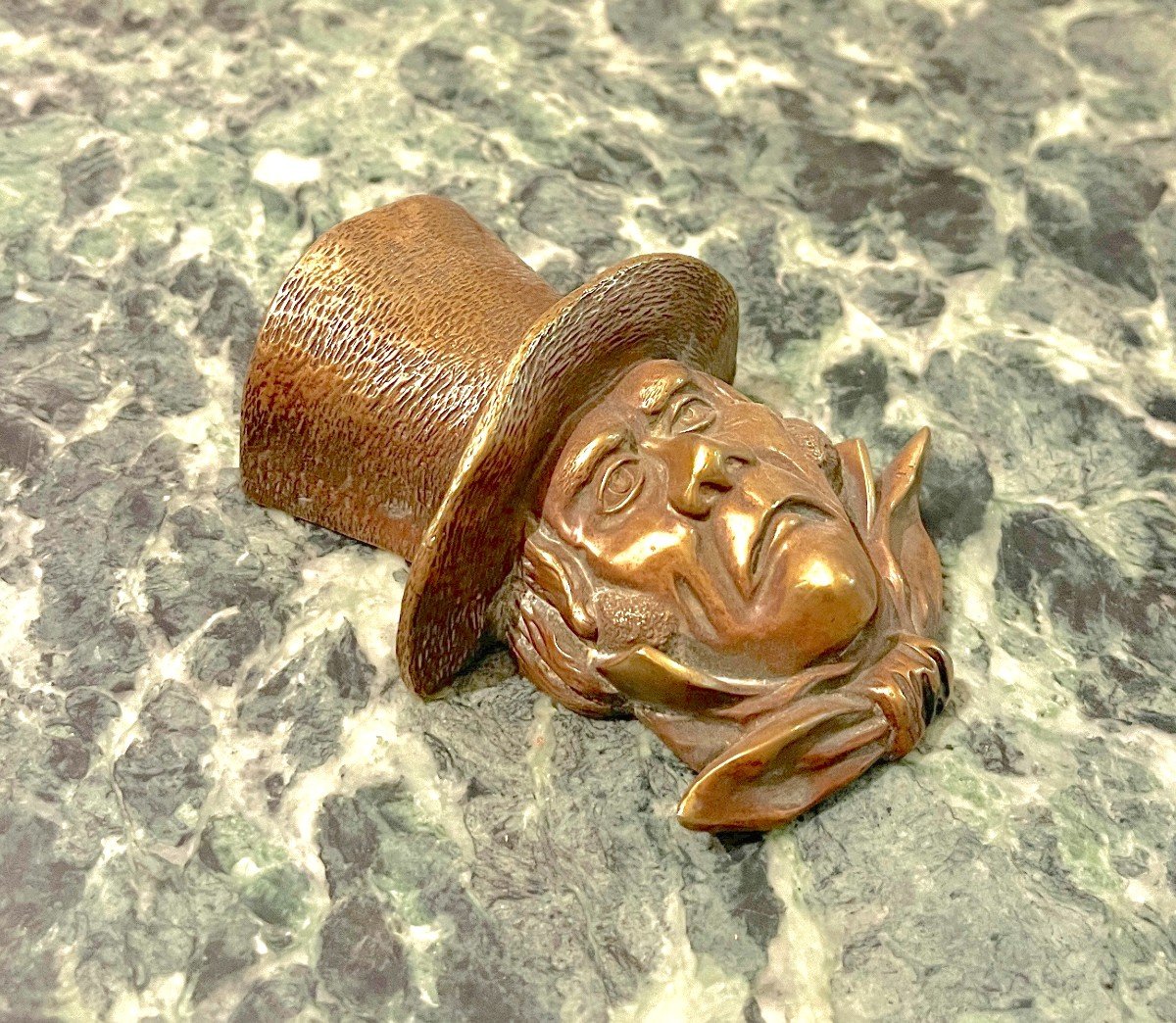 Pyrogène Murale En Bronze Homme Au Chapeau XIXème-photo-1