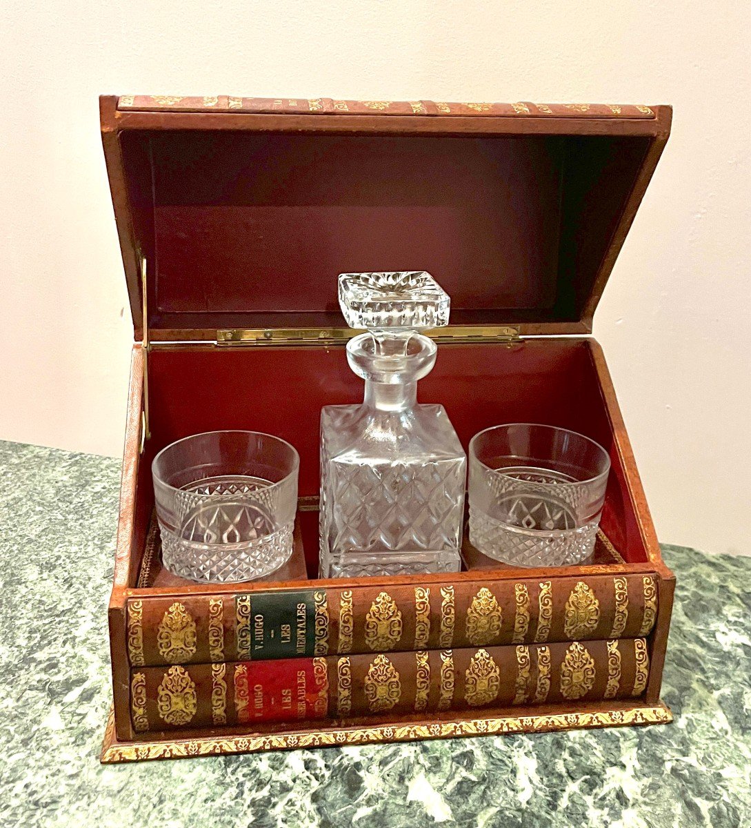 Trompe l'Oeil Whiskey Cellar Books-photo-3