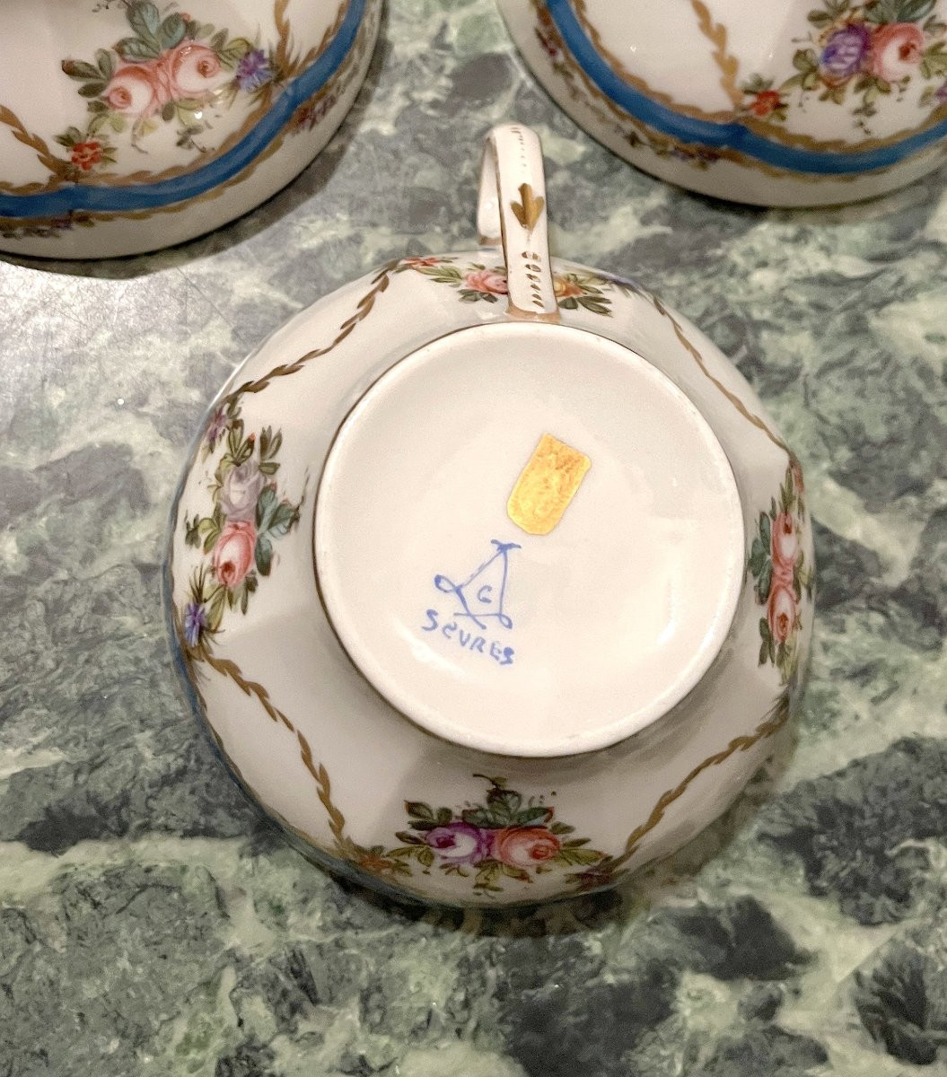 Quatre Tasses En Porcelaine De Paris-photo-8
