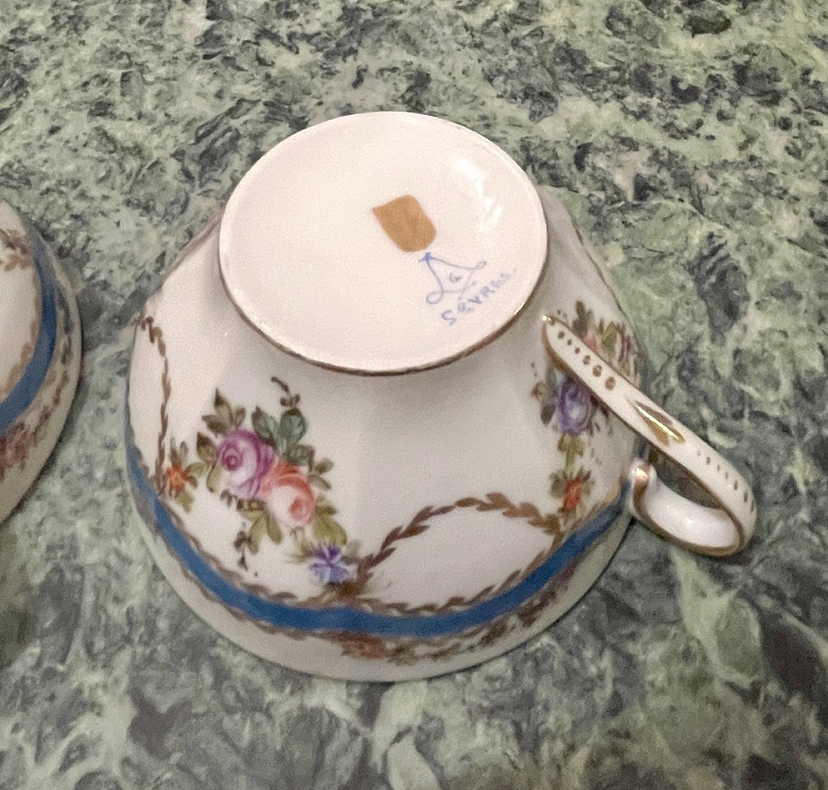 Two Paris Porcelain Cups-photo-8