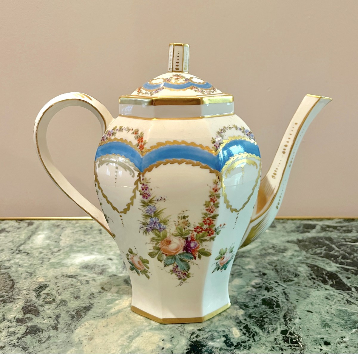 Parisian Porcelain Coffee Pot In The Lxvi Style