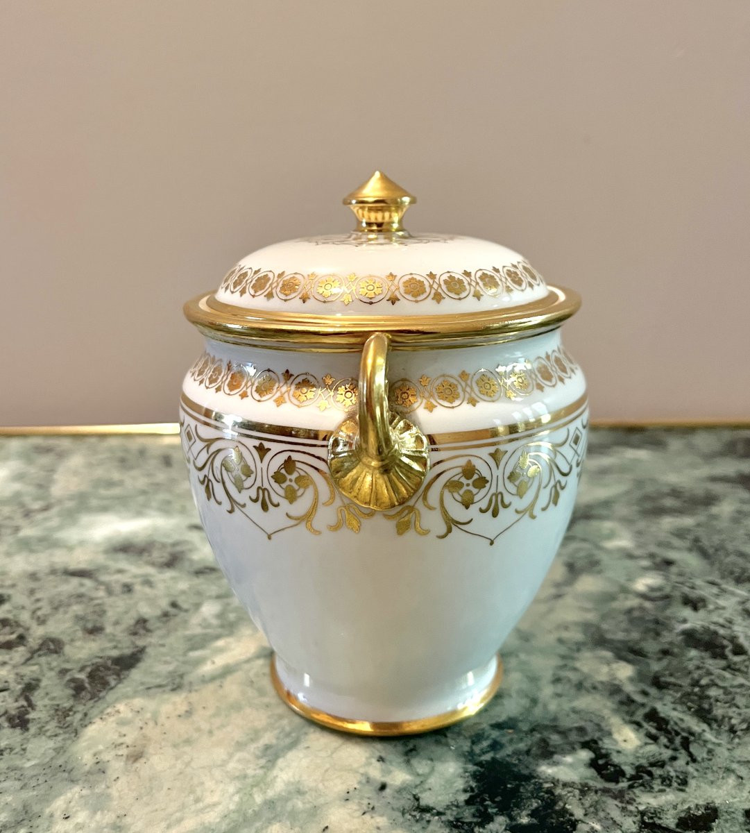 Sucrier en porcelaine de Sèvres Napoléon III 1868-photo-1