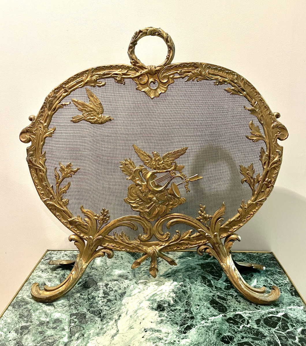 Écran de cheminée en bronze de style Louis XV à décor rocaille Fin XIXème