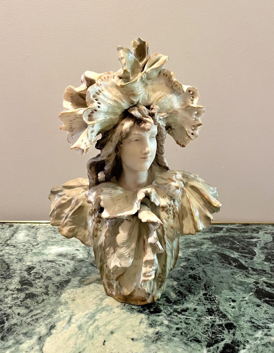 Buste de femme en porcelaine polychrome bohemia