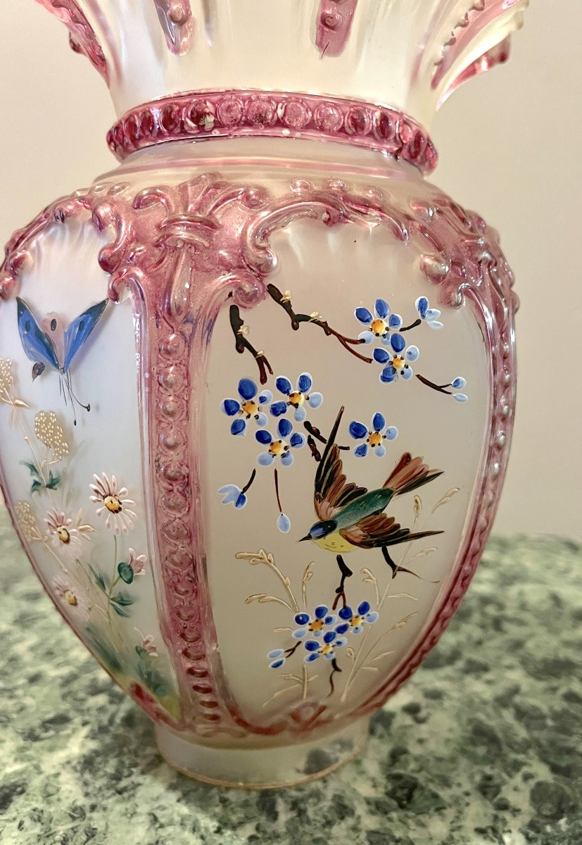 Grande tulipe en verre émaillé à décor d'oiseaux-photo-3