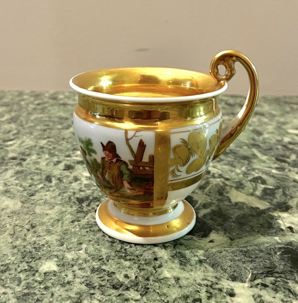 Tasse à chocolat en porcelaine de Paris d'époque restauration-photo-4