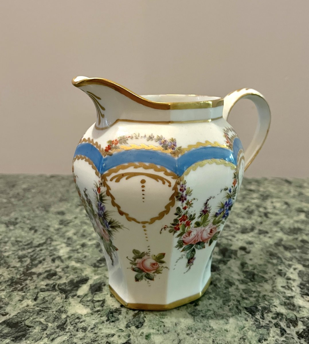Pot à lait en porcelaine de Paris de style LXVI-photo-4