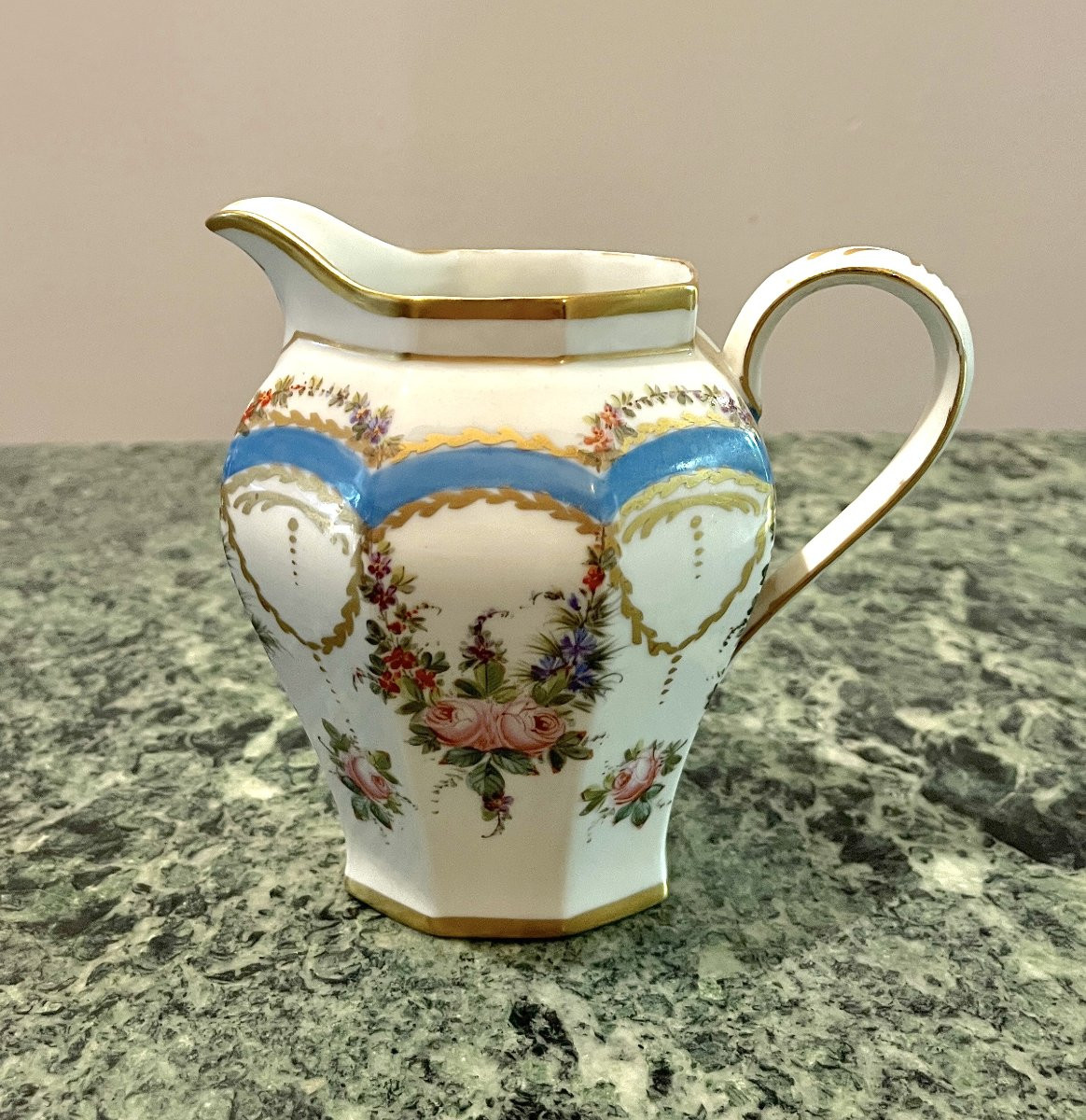 Pot à lait en porcelaine de Paris de style LXVI-photo-6