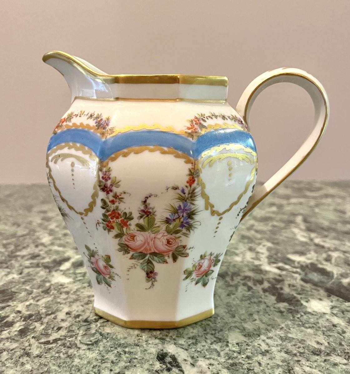 Pot à lait en porcelaine de Paris de style LXVI-photo-7