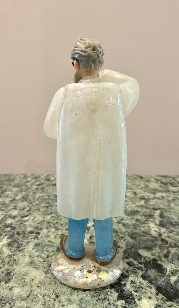 Bohemian Glass Chemist Figurine-photo-1